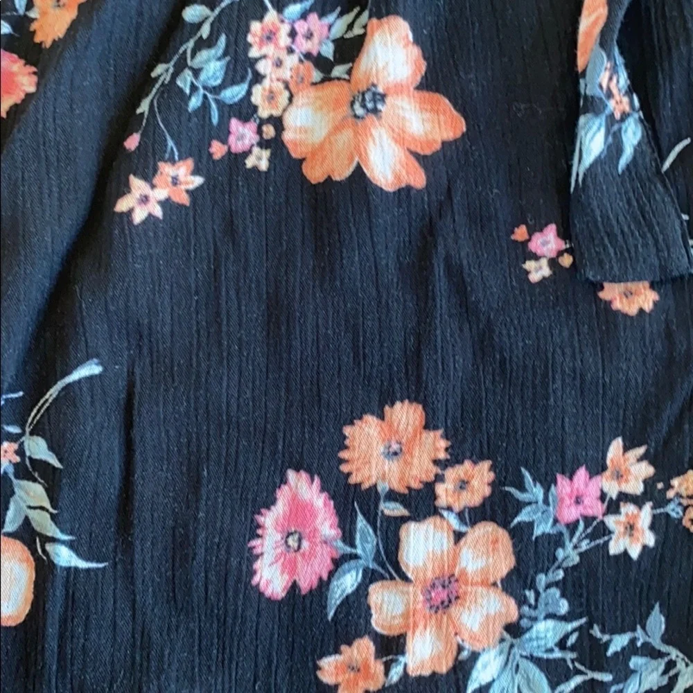 H&M Printed Shorts Size 6 - Picture 2 of 4